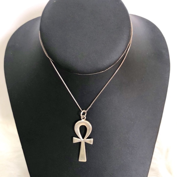 9.25 Sterling Silver Ankh Pendant / Chain
